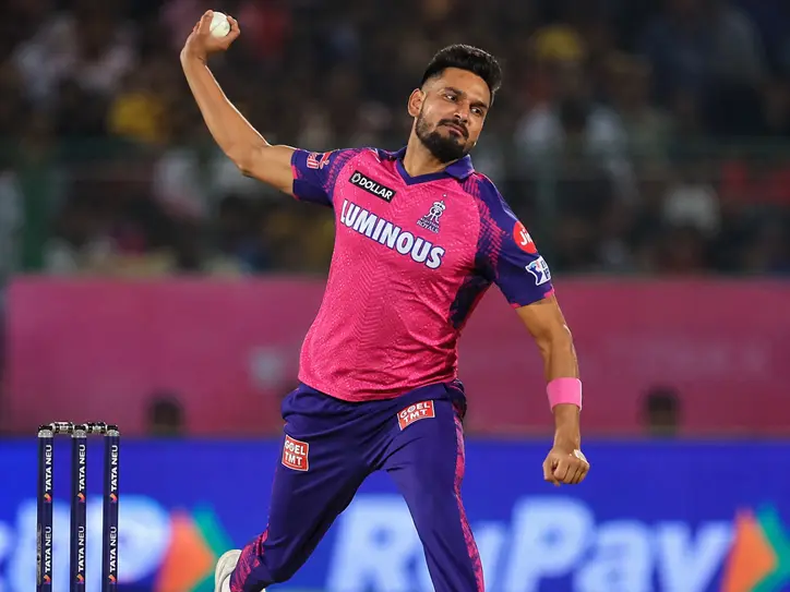 Kuldeep Sen bowling fast for Rajasthan Royals during an IPL match.